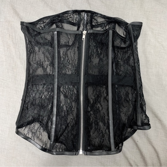 Lace Bustier - Picture 4 of 10